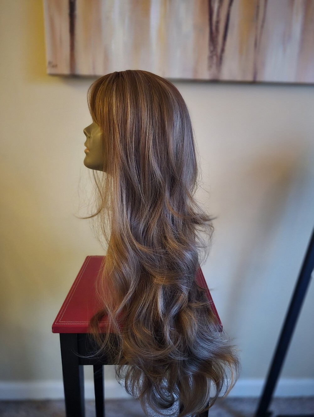 Blonde w/Highlights Wavy Layered 33" Wig NEW